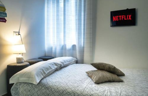 Loreto Apartment | Roomy 6 Guests, City Launchpad, 30mts to Loreto M1 M2