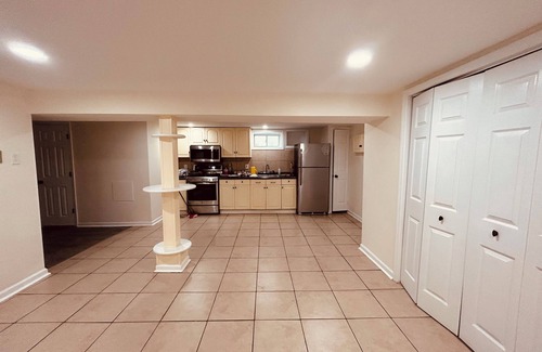 Arden Heights Apartment | Roomy garden apartment close to hospitals, shopping and transportation!
