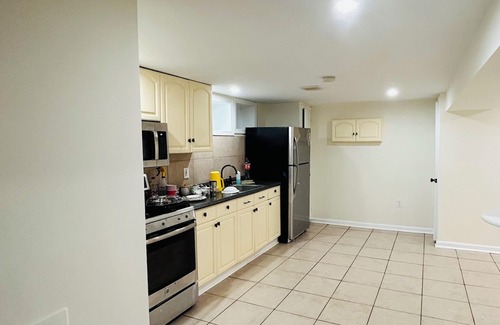 Arden Heights Apartment | Roomy garden apartment close to hospitals, shopping and transportation!