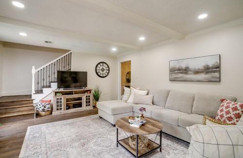 Houston House | Roomy Houston Rental with Home Office and Private Pool