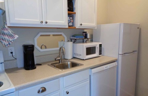 Ronda Apartment | Roomy Studio Apartment Attached to Historic Country Church in the Yadkin Valley