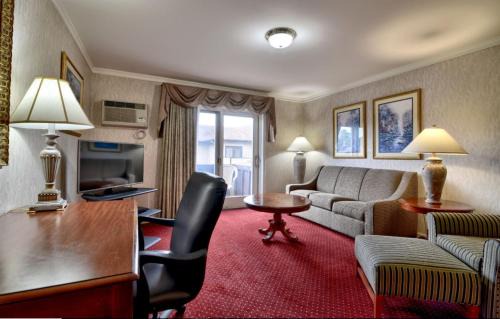 Ballston Spa Resort | Roosevelt Inn & Suites Saratoga Springs