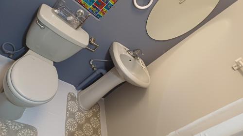 Villa Borinquen House | Rooster Run Guest House offers Vieques travelers newly furnished quaint affordable airconditioned rooms and only steps from the Ferry and nearby beaches