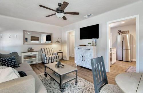 Paso Robles House | Rosé Getaway Close to Downtown Paso Robles 2 Bed/1 Bath