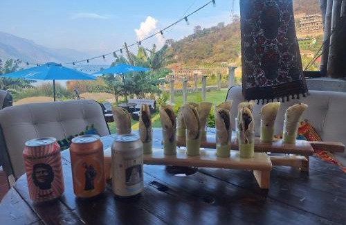 San Juan La Laguna Hotel | Rosa mexicano restaurante & Resort