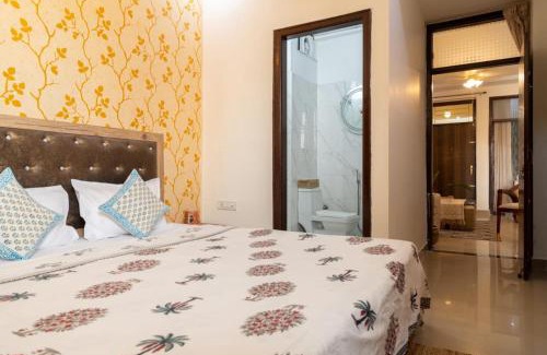 Jaipur Apartment | Rosa Stays- Lux 3BHK Home with Modern Comforts