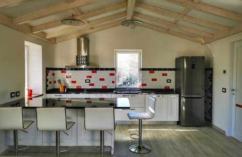 Villa Collemandina Villa | Rosalba, Private solar heated pool, walk restaurants, romantic, mountain views.