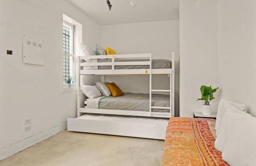 Roscoe Village House | Roscoe Village Family Hideaway