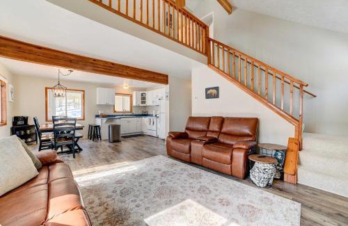 Higgins Lake House | Roscommon Retreat with Deck about 1 Mile to Higgins Lake