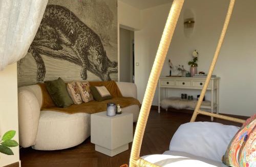 Vanves Apartment | Rose Blossom apartment in Paris