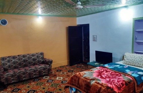Brein House | Rose Bowl Guest House Home Stay
