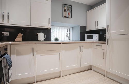 Llanddowror Cottage | Rose Coach House - 3 Bedroom Cottage - Pendine