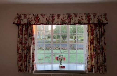 Paxton Cottage | Rose Cottage - Charming Cottage in the Grounds of a Private Country House Estate