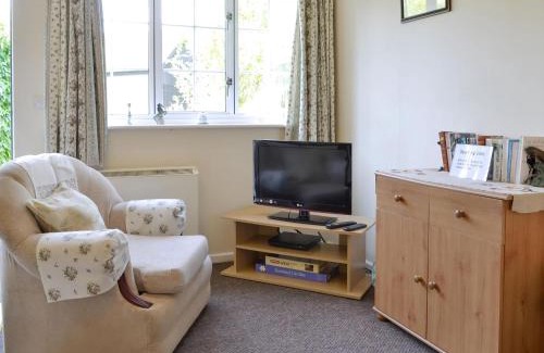 East Dereham House | Rose Cottage - B6009