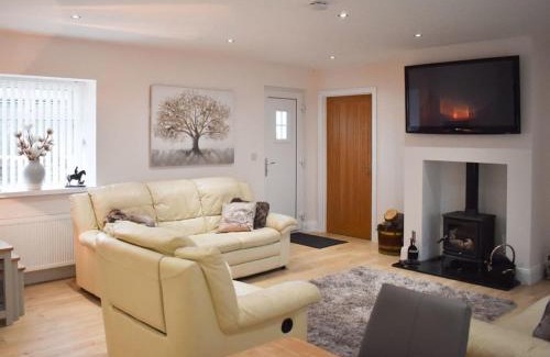 Donaghadee House | Rose Cottage Captivating 1-Bed Cottage in Bangor