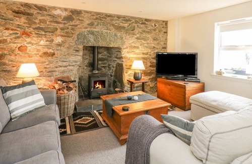 Strachur Cottage | ROSE COTTAGE, family friendly, with open fire in Strachur