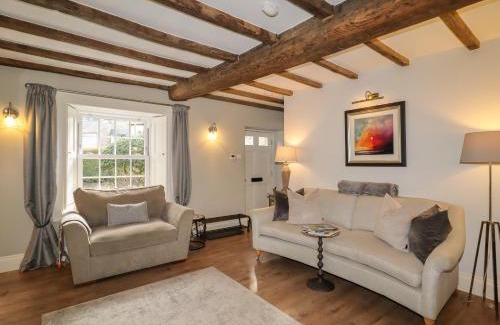 Matlock House | Rose Cottage