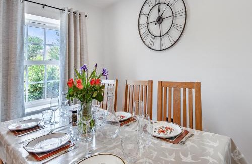 Fakenham House | Rose Cottage