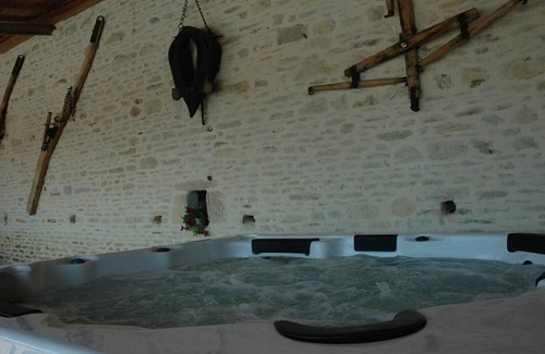 Mauprevoir Cottage | Rose Cottage - La Logerie - Mauprevoir