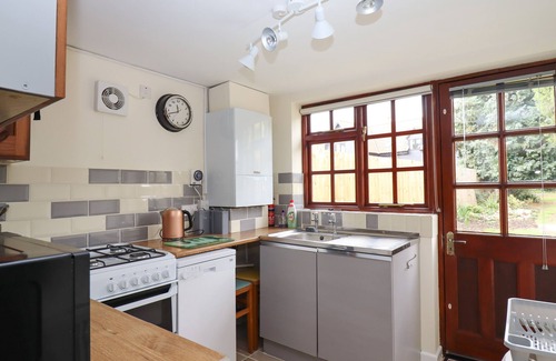Martlesham Heath Cottage | ROSE COTTAGE, pet friendly, with a garden in Felixstowe, Suffolk