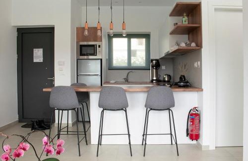 Polemarchi Apartment | Rose Cozy Getaway - 3 Pearls Pool Retreat