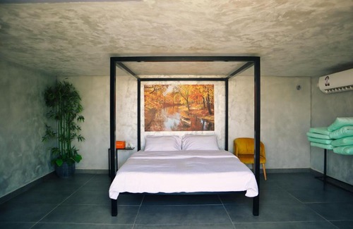 Ash Shahaniya House | Rose Garden 1