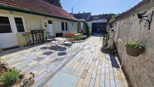 Vrsac Bed & Breakfast | Rose Gardens