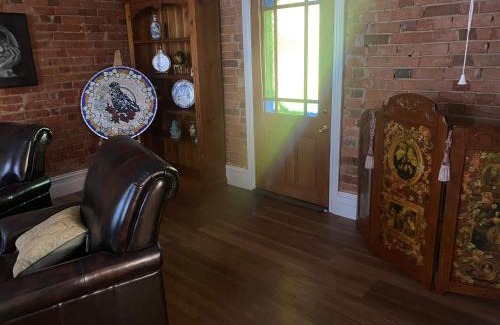 Dunolly House | Rose gold cottage
