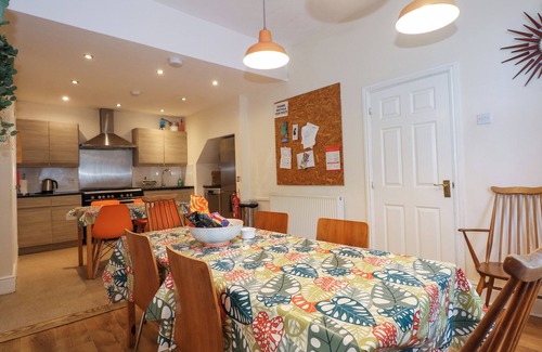 Barmouth Cottage | ROSE HILL, pet friendly, country holiday cottage in Barmouth