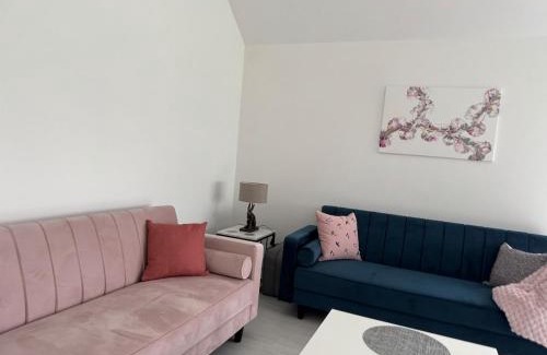 Faversham Villa | Rose - Luxury New Holiday Hot tub lodge