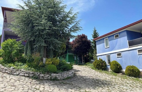 Samaxi Cottage | Rose Parkk