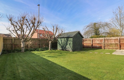 Barlby House | ROSE, pet friendly, character holiday cottage in Barlby