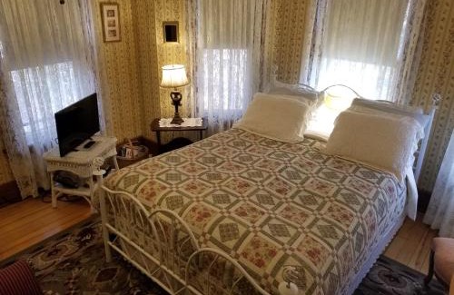 Cooperstown Bed & Breakfast | Rose & Thistle Bed & Breakfast