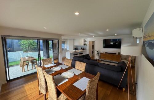 Blackmans Bay Villa | Rose Villa