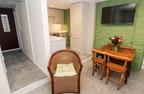Jameston Cottage | ROSEMARY COTTAGE, pet friendly, with a garden in Manorbier