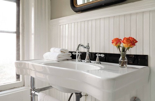 Utica Bed & Breakfast | Rosemont Inn Bed & Breakfast