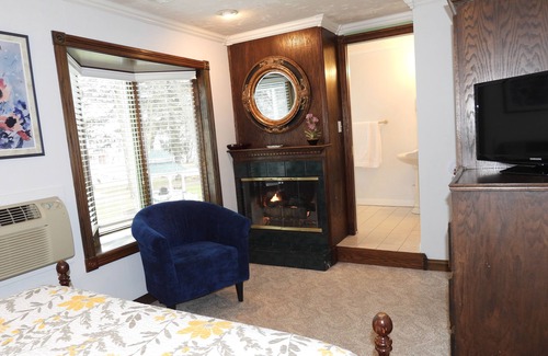 Douglas Bed & Breakfast | Rosemont Inn Resort B&B