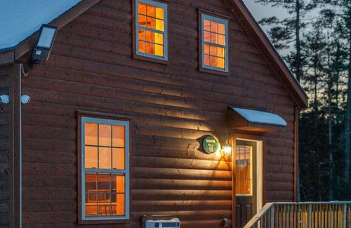 Bethlehem Cabin | Rosewood Villa, High-end cozy log cabin