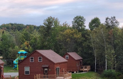Bethlehem Cabin | Rosewood Villa: Spacious 2BR Log Cabin