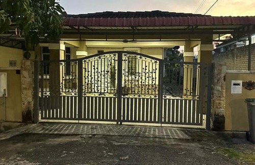 Bukit Gapam House | ROSHUS HOMESTAY MELAKA