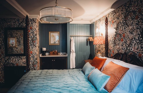 Tobermory House | Roslyn House