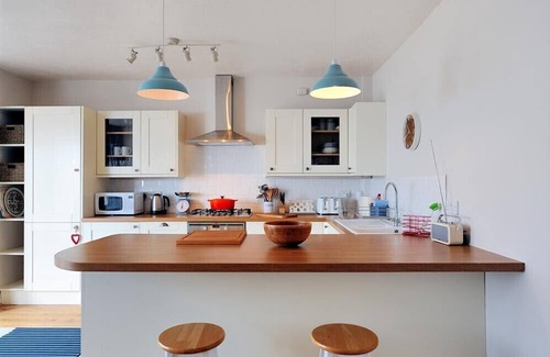 Lyme Regis Cottage | ROSS HOUSE, family friendly, country holiday cottage in Lyme Regis