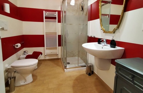 Seregno Apartment | ROSSO AMARANTO APARTMENT - BETWEEN MILAN AND COMO