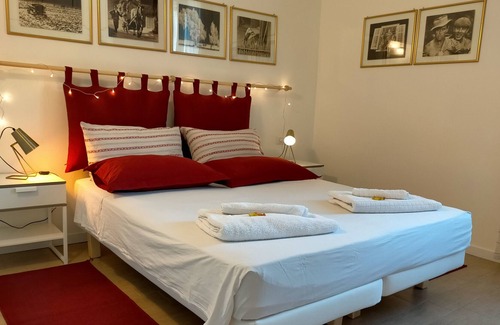 Seregno Apartment | ROSSO AMARANTO APARTMENT - BETWEEN MILAN AND COMO