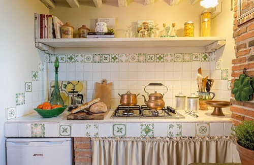 Uzzano Villa | ROSYABATE COTTAGE with Private Garden and views between Lucca and Pistoia