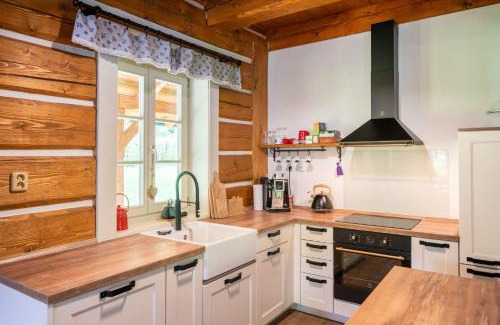 Kokorin House | Roubenka pod hradem Kokořín