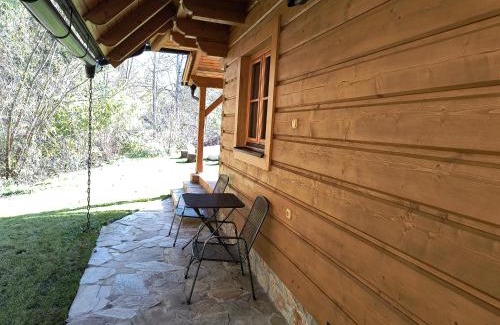Velke Karlovice Ski Chalet | Roubenka U Potoka
