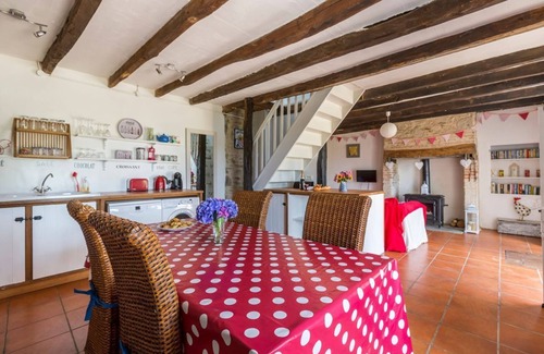 Ladignac le Long Villa | Rouge Cottage - Two Bedroom Villa, Sleeps 5
