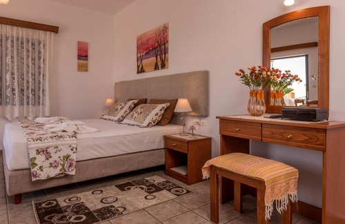 Palaiochora Apartment | Roula Apartments