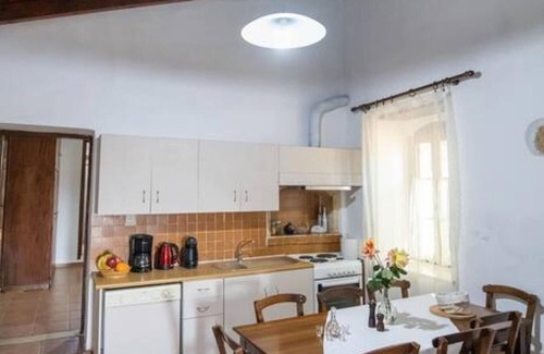 Skouloufia Villa | Roupes Stone House in Roupes